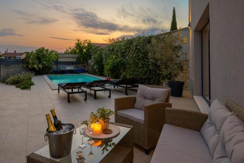 VILLA LATINI Ideal for a family vacation. Heated pool. Local breakfast optional available — 4-Star Luxury Hotel in Svetvincenat, Croatia