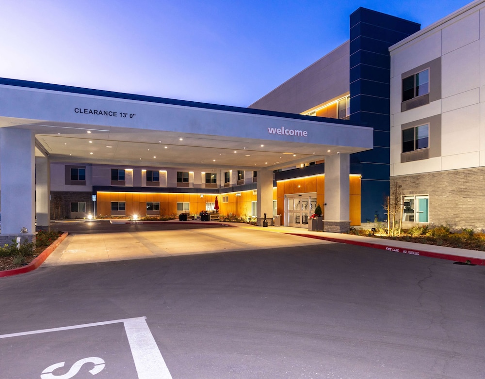 Hampton Inn by Hilton Selma - photo 51