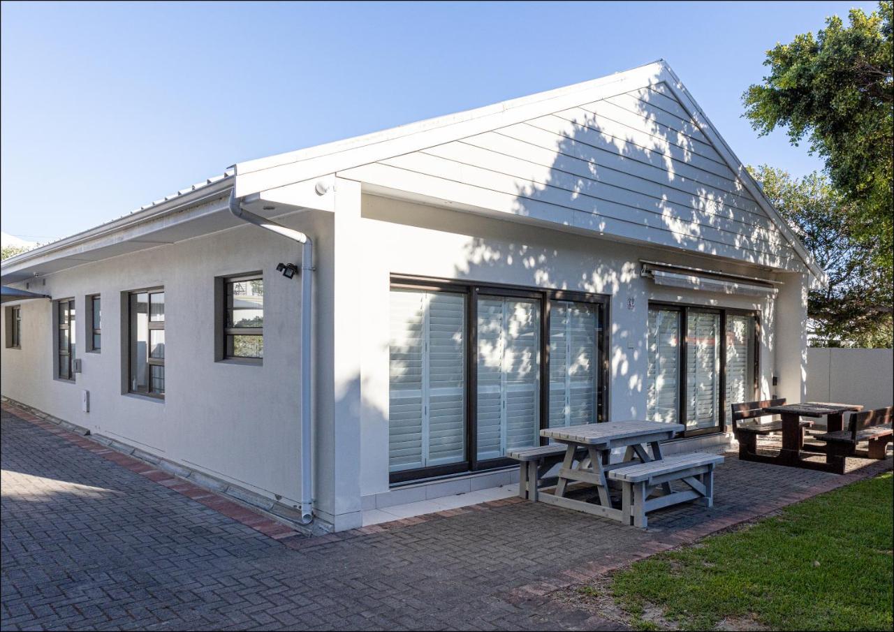 Seabreeze - carbon neutral hotel in Hermanus