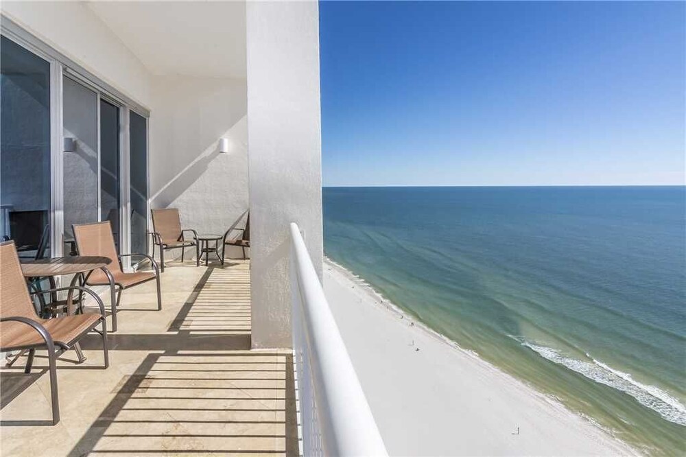 Island Tower 2602PH 4 Br Condo - photo 20