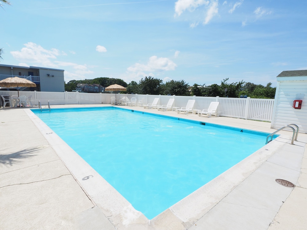 Seashire Inn & Suites - photo 19