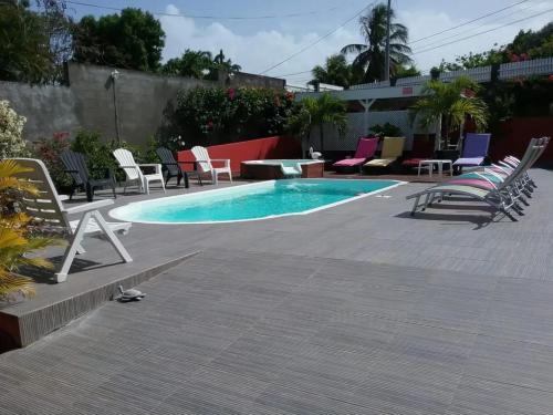 Appartement charmant à Sainte Anne 70 m avec piscine — 4-Star Luxury Hotel in Sainte-Anne, Guadeloupe