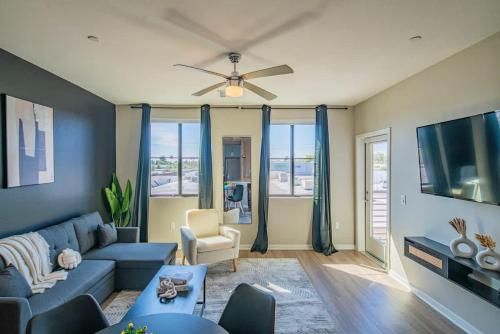 Convenient 1BR Uptown Biltmore Gym Pool Parking — 4-Star Luxury Hotel in Phoenix, United States