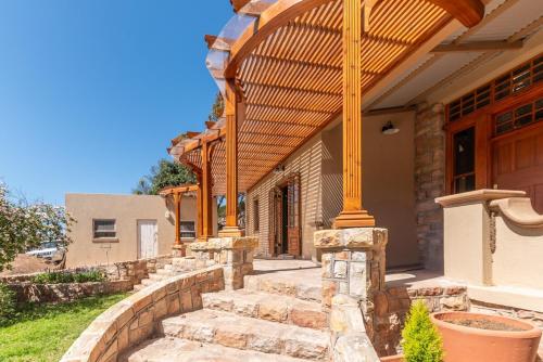 Muizenberg Gem 2BR Classic Elegance