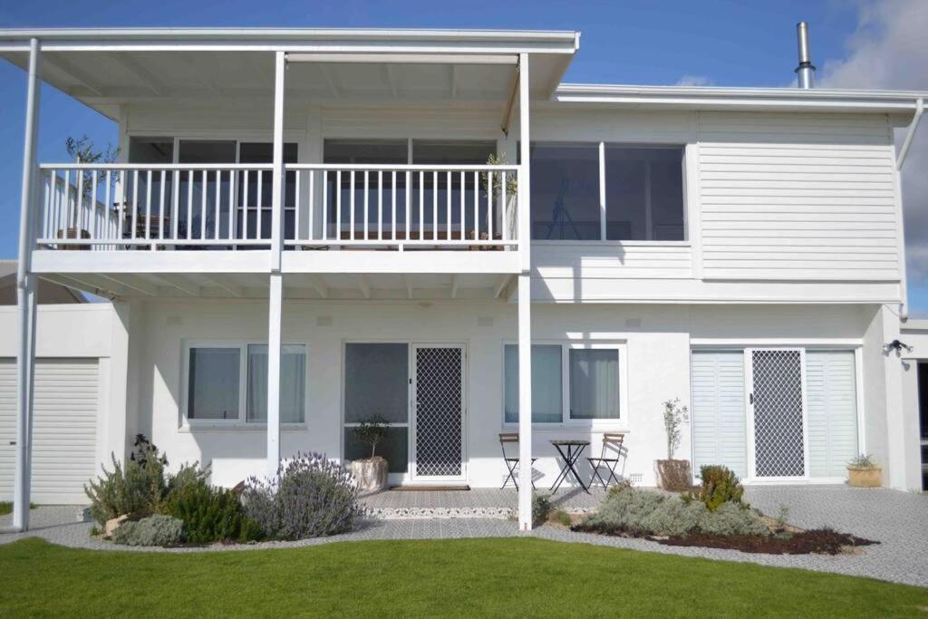 The Landing Aldinga Beach Front Private Pool — Aldinga Beach — photo 4