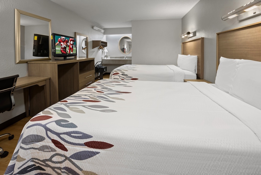 Red Roof Inn Greensboro Airport - photo 12