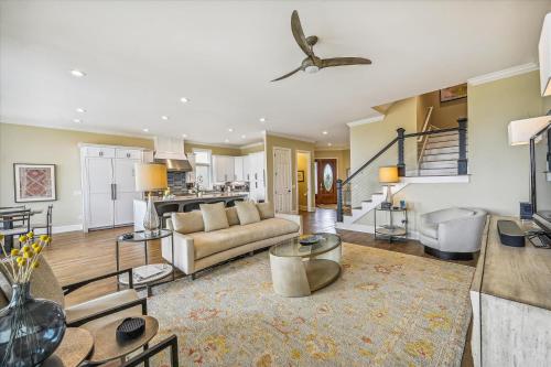 4 Collier Beach Rd Oceanfront Private Pool Elevator FREE Activities Included — 4-Star Luxury Hotel in Hilton Head Island, United States