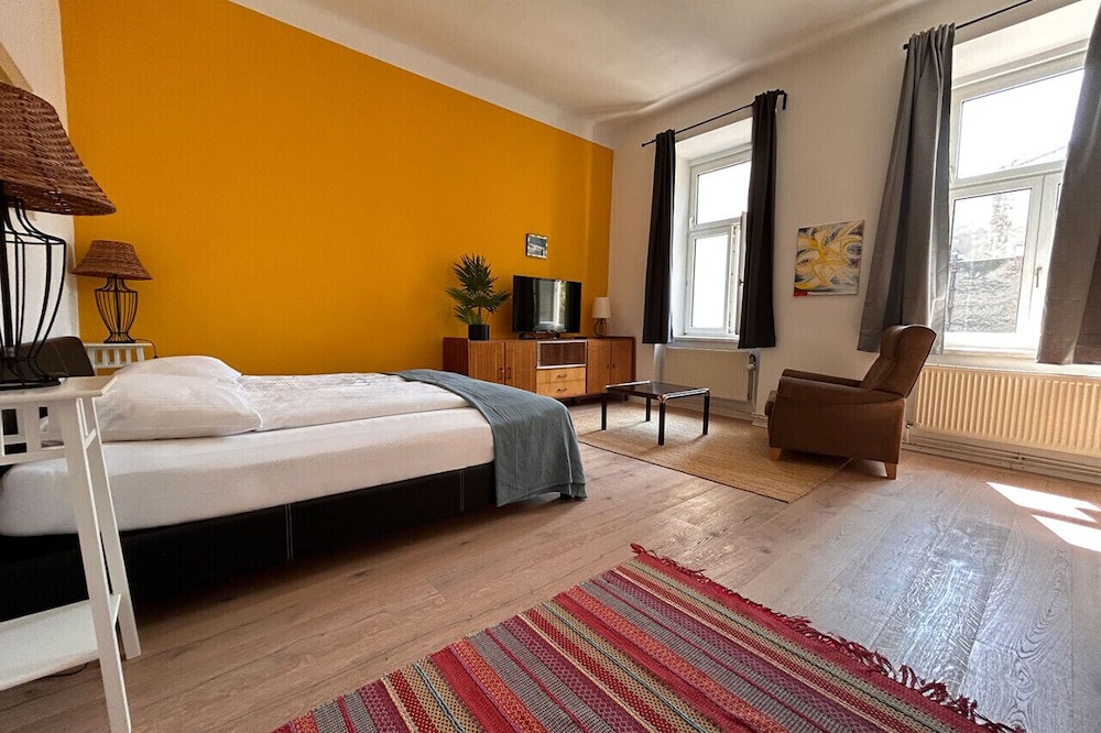 Yellow Palm — 4-Star Luxury Hotel in Vienna, Austria