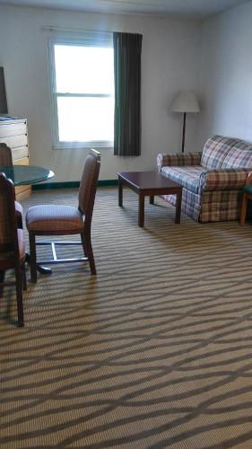 President Inn & Suites - photo 30