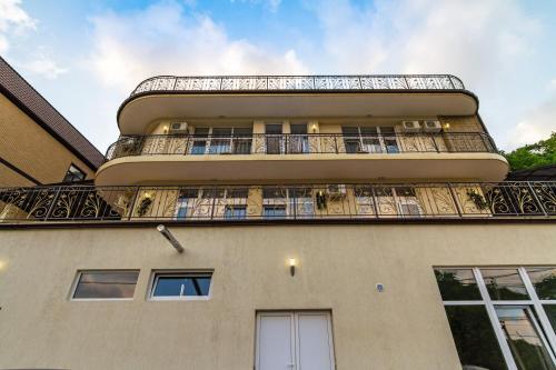 Voyage - last minute hotel in Novomikhaylovskiy