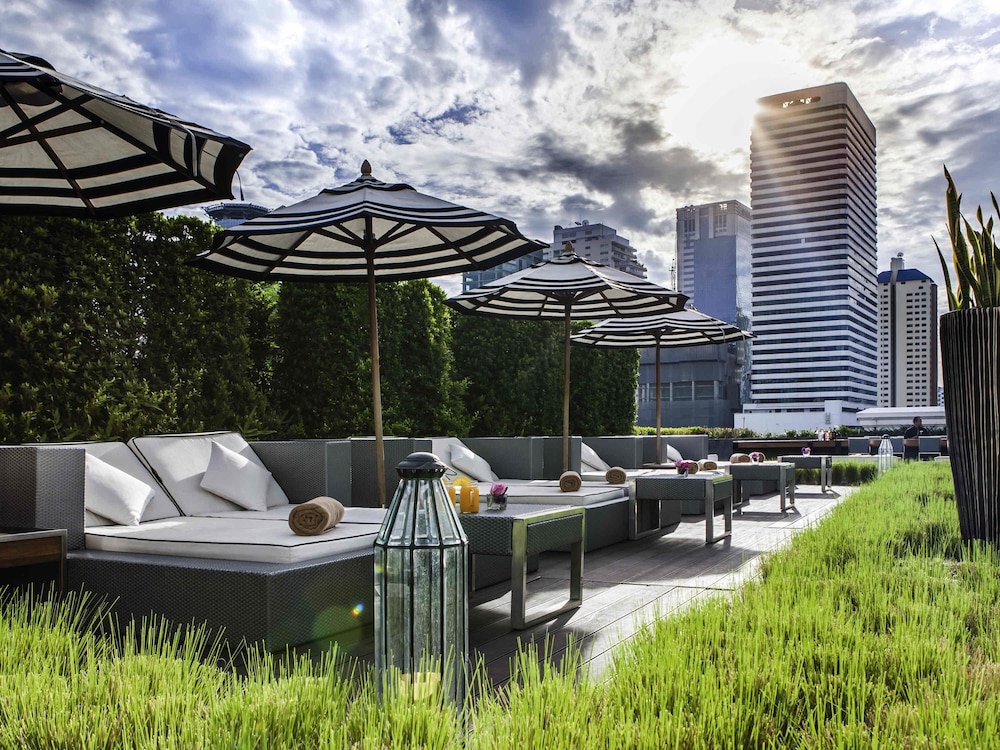Mövenpick Hotel Sukhumvit 15 Bangkok — 5-Star Luxury Hotel in Bangkok, Thailand