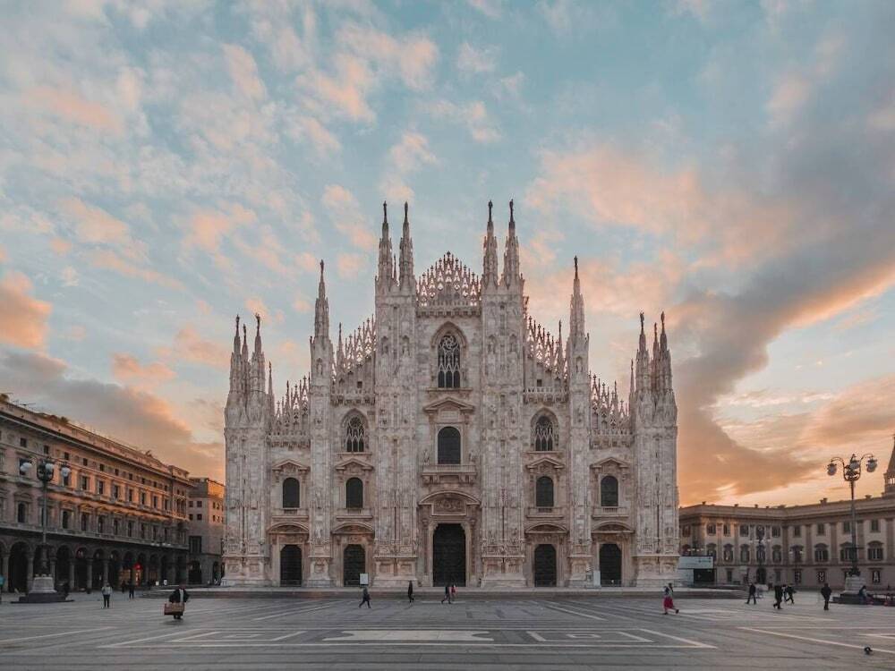 Monza City Rooms & Studios — 4-Star Luxury Hotel in Monza, Italy