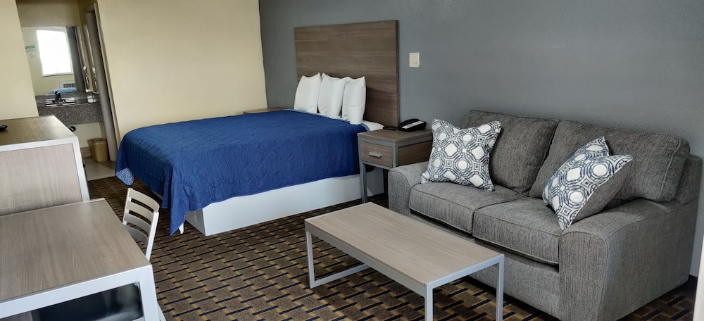 AmeriStay Inn &Suites - photo 11