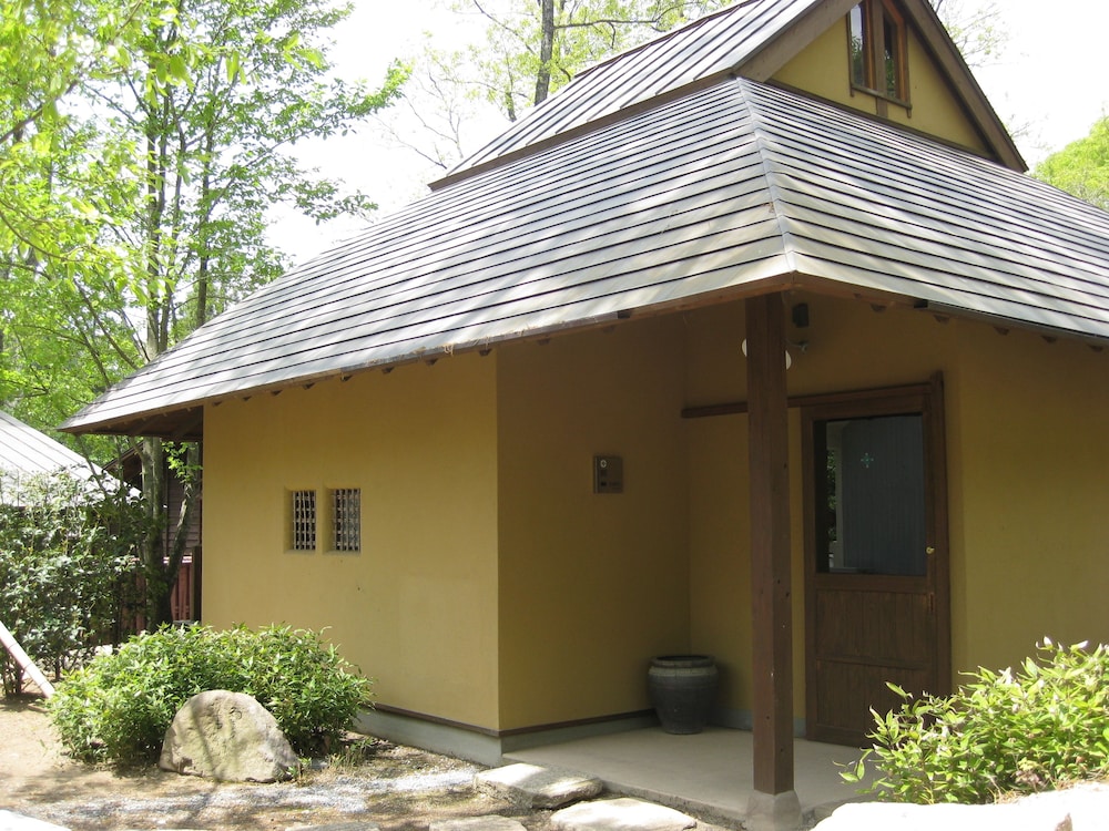 B B C Nagayu — hotel in Takedamachi