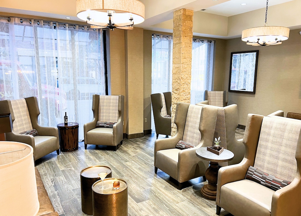 Embassy Suites by Hilton Fort Worth Downtown - photo 32