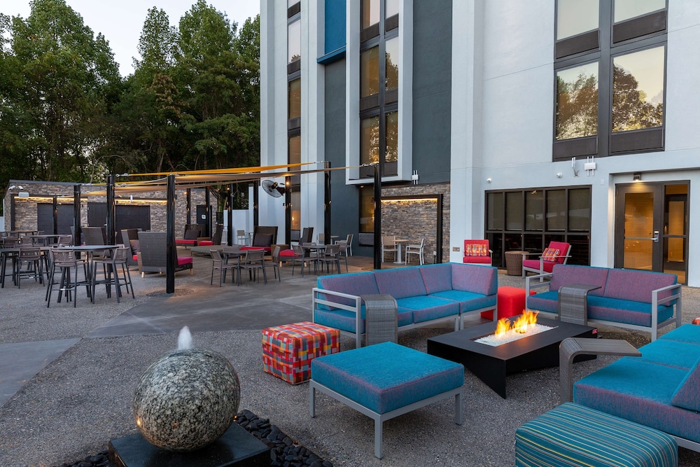 Hilton Garden Inn Asheville South - photo 62
