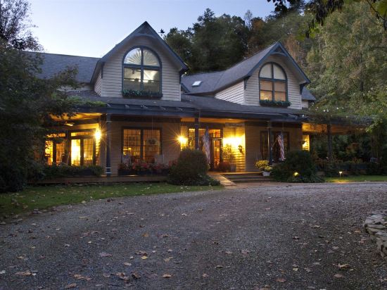 Eight Gables Inn - photo 4