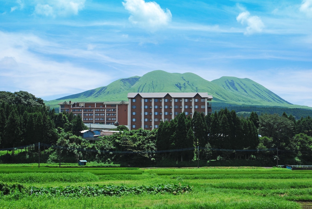 Kamenoi Hotel Aso Park Resort in Aso, Japan