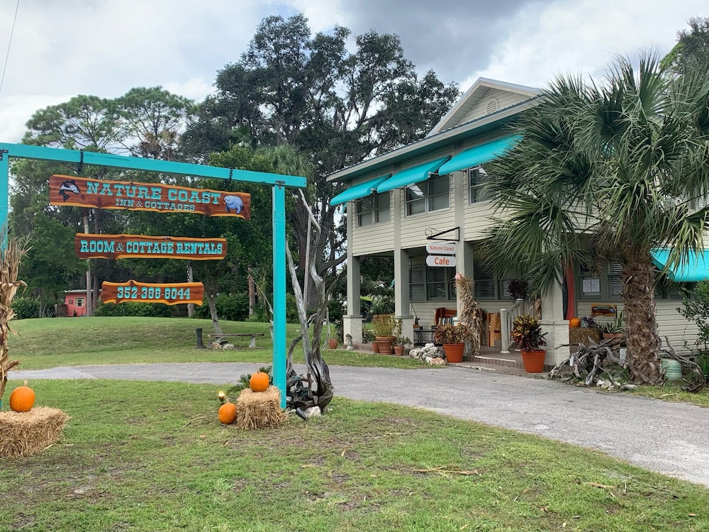 Nature Coast Inn and Cottages - photo 16