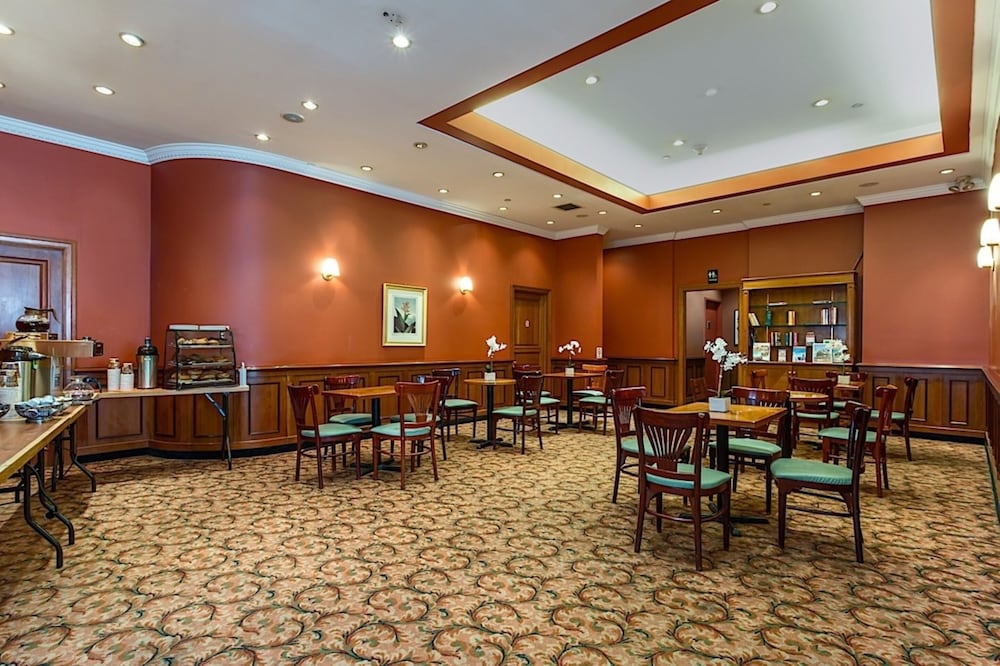 Chelsea Savoy Hotel - photo 4