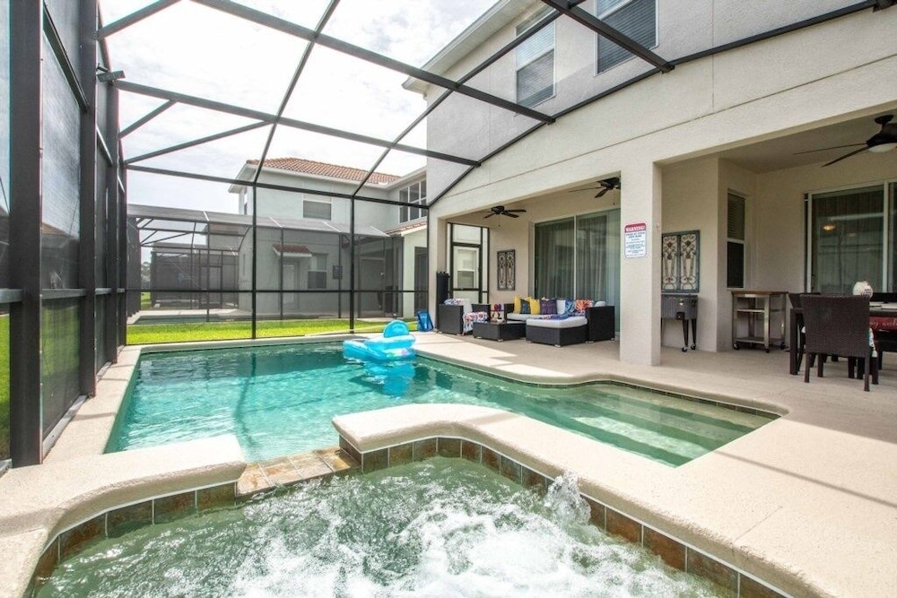 Spacious Family Getaway W Resort 3154pp 5 Bedroom Home by RedAwning - featured photo