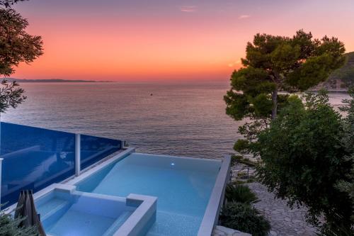 Villa Moro: Beachfront Privacy — 4-Star Luxury Hotel in Orebic, Croatia