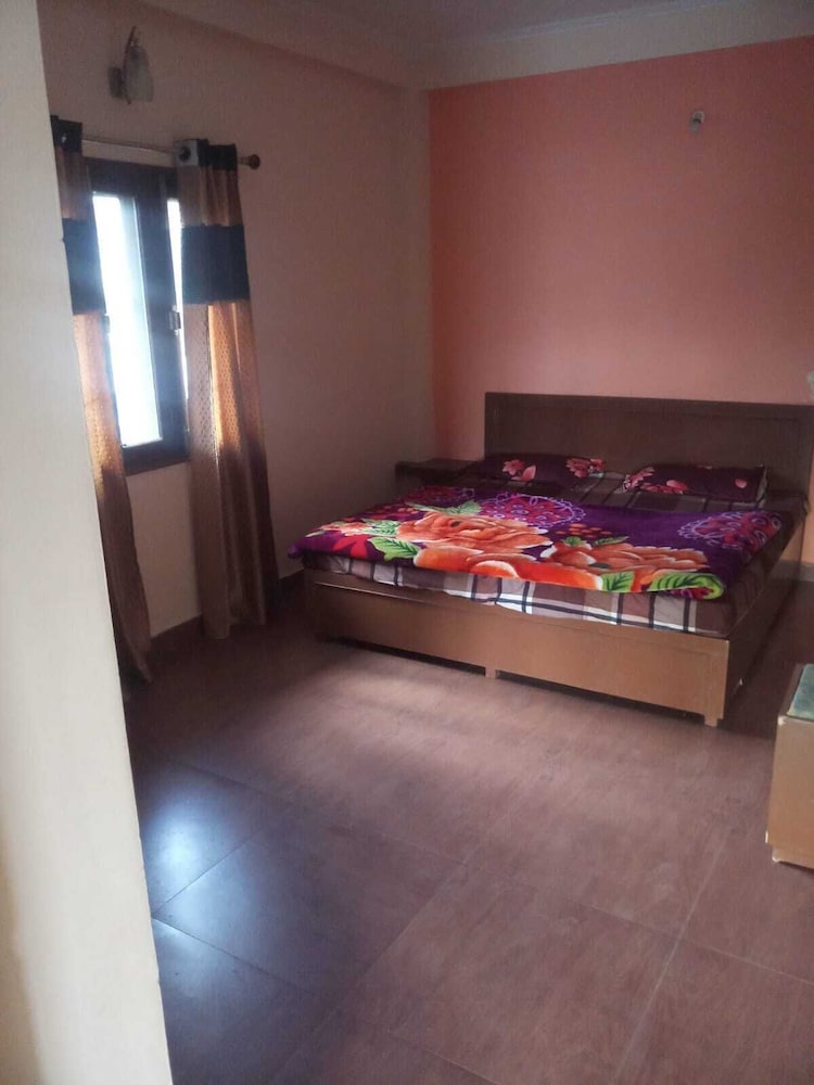 Ram Singh Palace - last minute hotel in Naini Tal