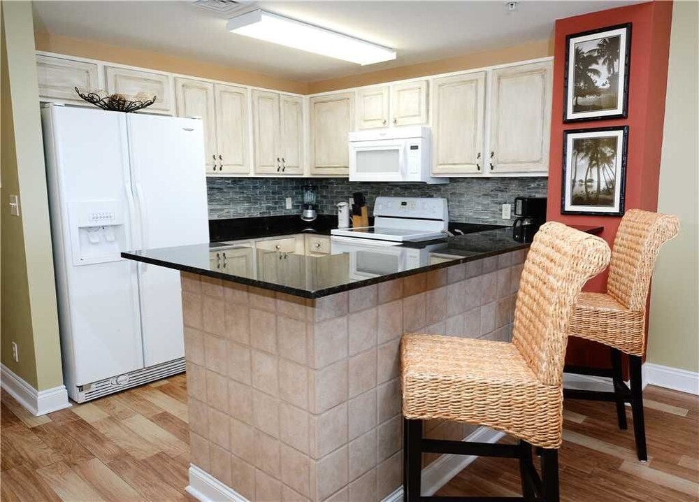 Calypso 1006 East Tower I Three Bedroom Condo - photo 8