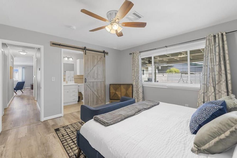 3BR 1 Story Home w Hot tub Grill Sleeps 6