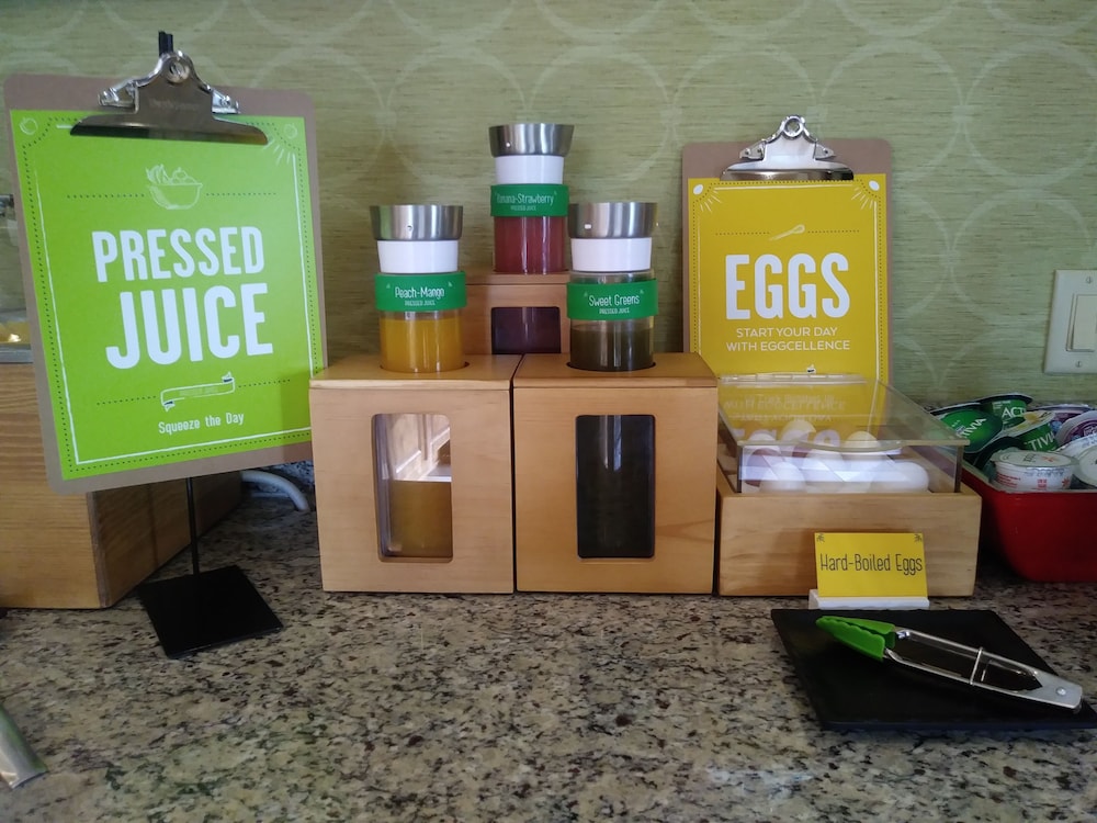 Hampton Inn Wooster - photo 40