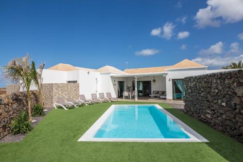 Villa La Era 1 — 4-Star Luxury Hotel in La Oliva, Spain