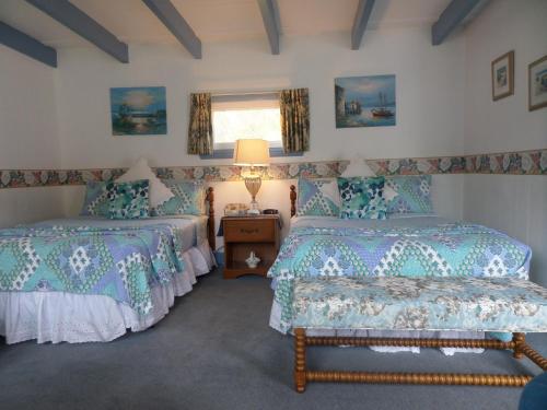 Claddagh Motel & Suites - photo 79