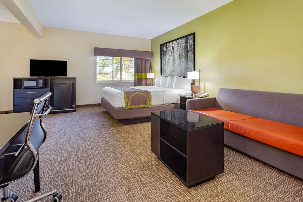 Emmetsburg Hotel and Suites - photo 36