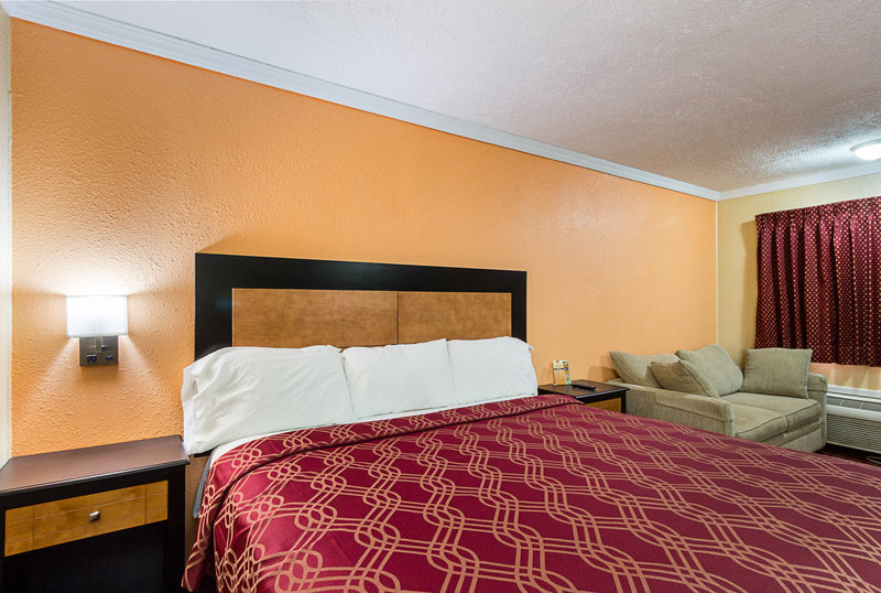 Rodeway Inn West Dodge - photo 2