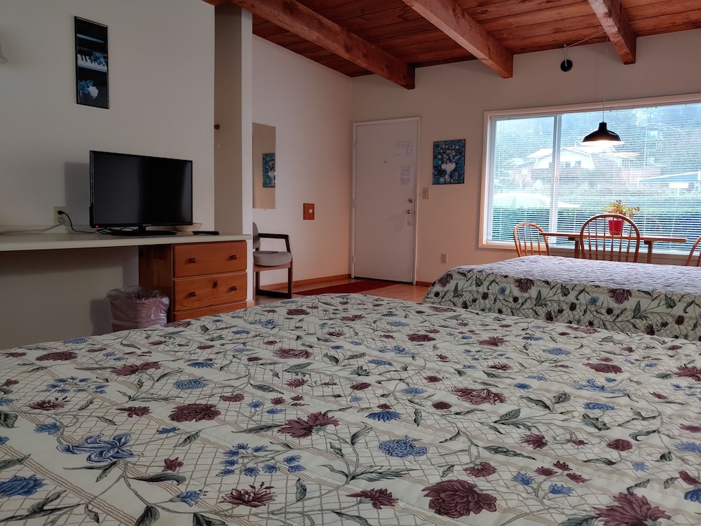 The Dublin House Motel - photo 10