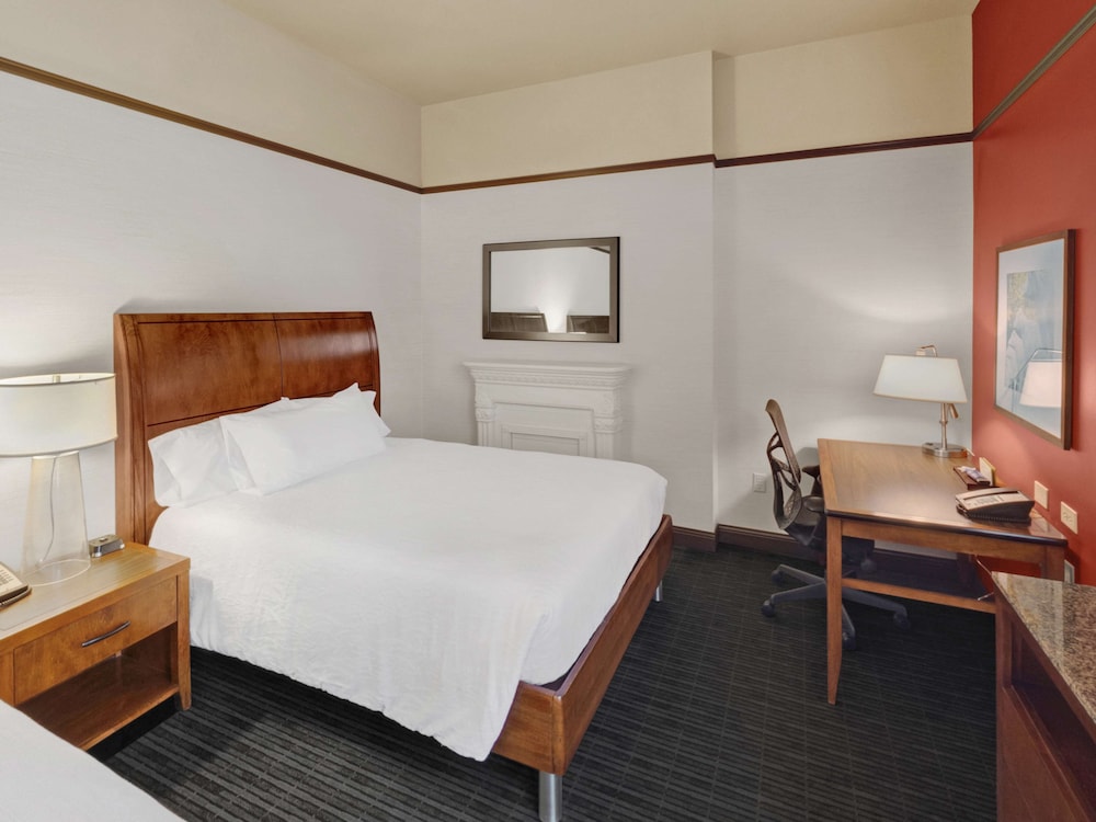 Hilton Garden Inn Milwaukee Downtown - photo 13
