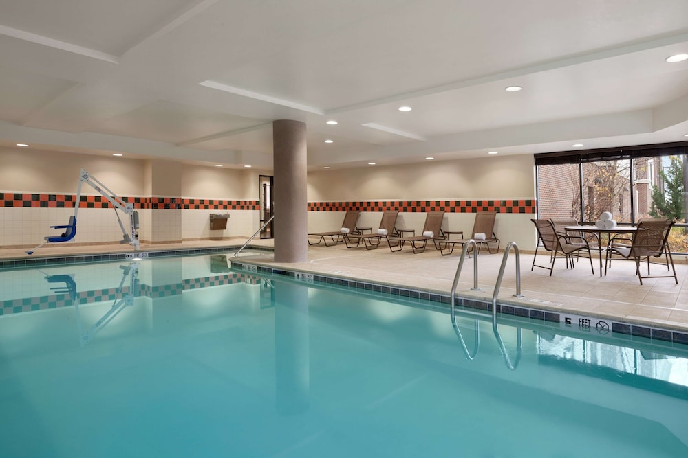 Hampton Inn & Suites Hartford East Hartford - photo 23