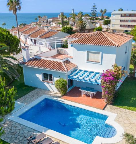 Lets in the Sun Villa Blue Mijas — 4-Star Luxury Hotel in Malaga, Spain