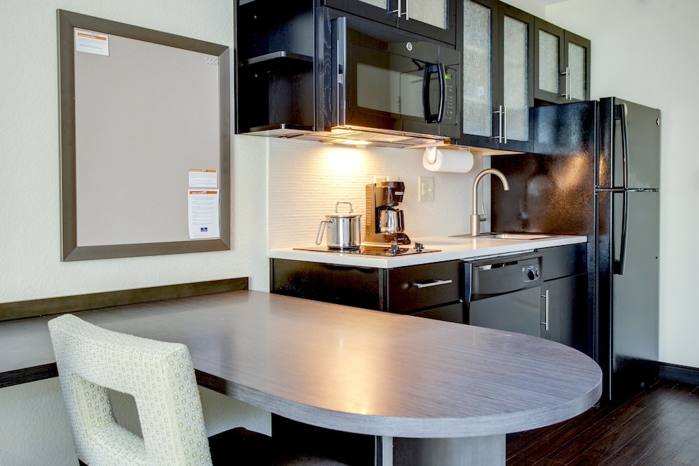 Candlewood Suites Raleigh Crabtree by IHG - photo 8
