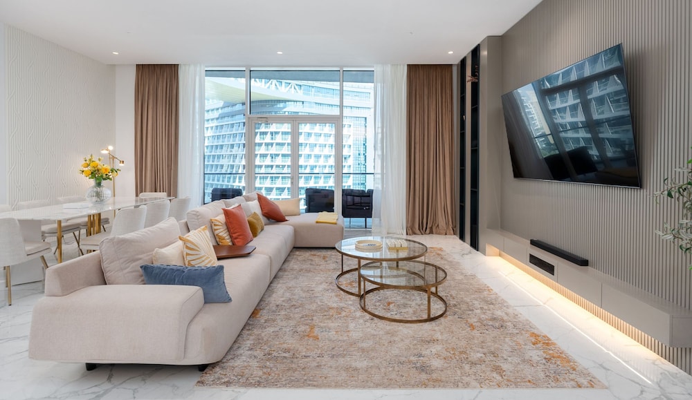 Oceana Residences Oceana Palm Jumeirah Mint Stay — 5-Star Luxury Hotel in Dubai, United Arab Emirates