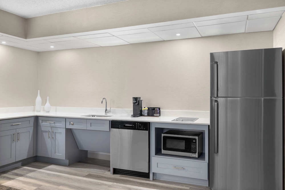 Homewood Suites by Hilton Downers Grove Chicago - photo 12