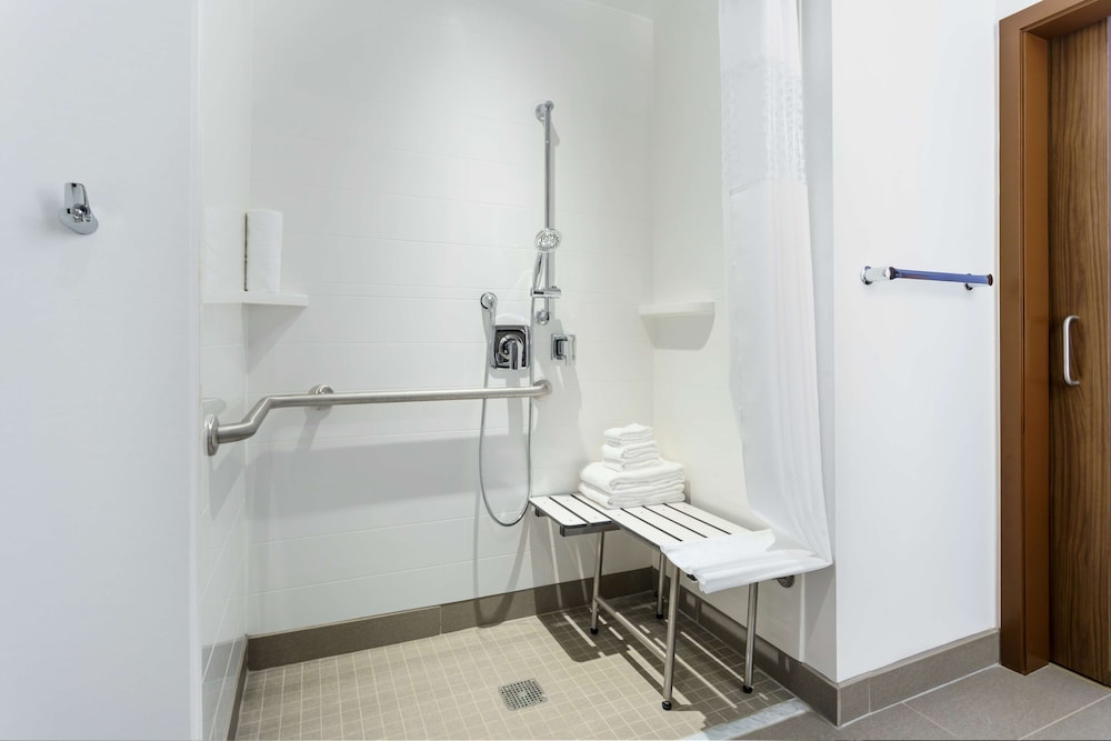Hampton Inn & Suites Santa Monica - photo 36