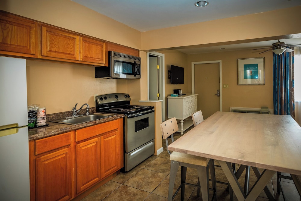 The White Sands Oceanfront Resort & Spa - photo 30