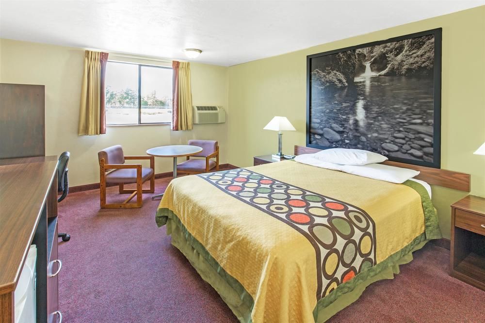 Super 8 by Wyndham Salem - photo 5