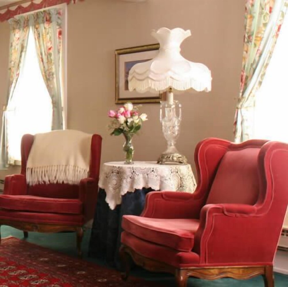 Crestmont Inn - photo 32