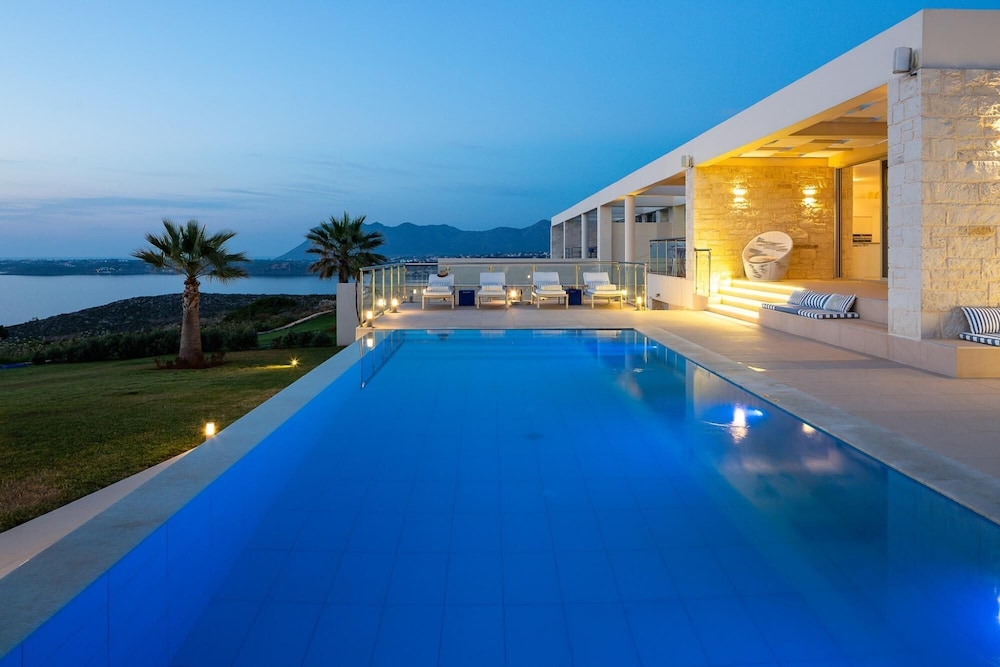 Villa Elias — 5-Star Luxury Hotel in Chania, Greece