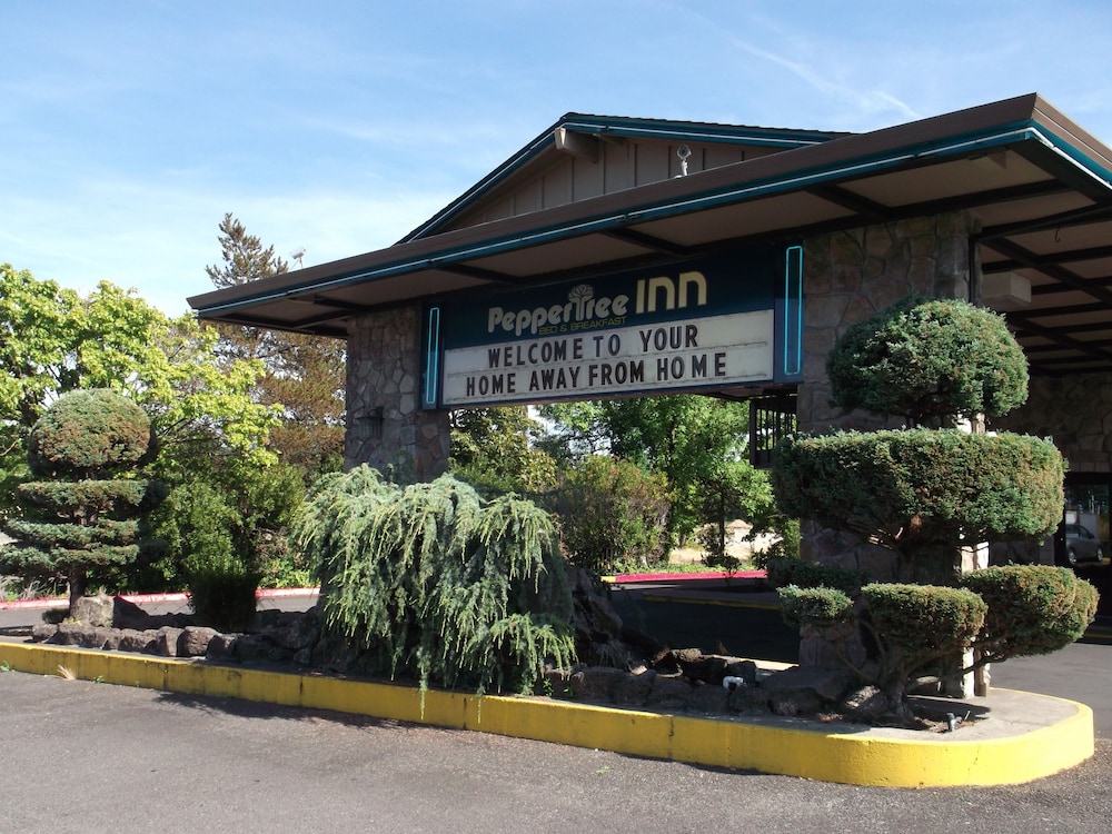 PepperTree Inn - carbon neutral hotel in Beaverton