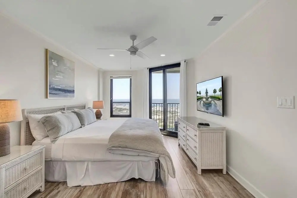 New Listing Summer House 203 Ocean View Haven — 4-Star Luxury Hotel in Isle Of Palms, United States