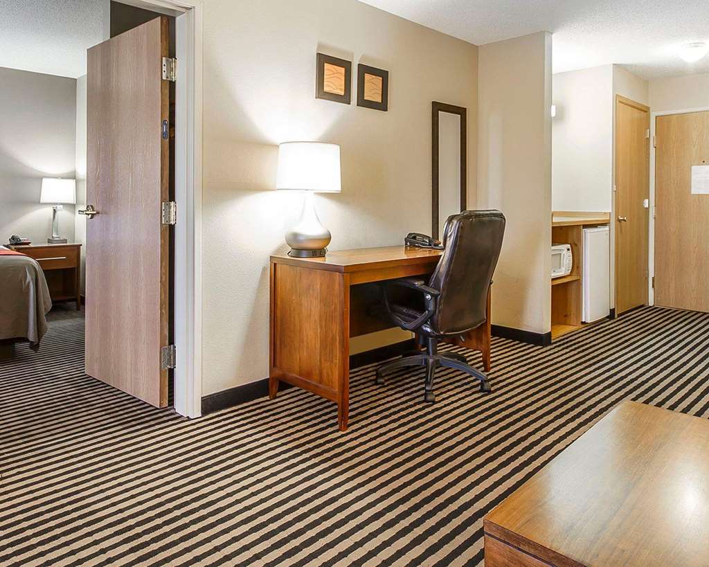 Comfort Inn Owatonna near Medical Center - photo 37