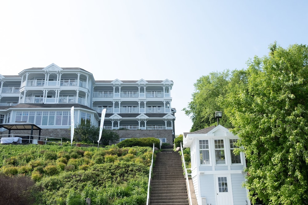 The Geneva Inn - photo 40